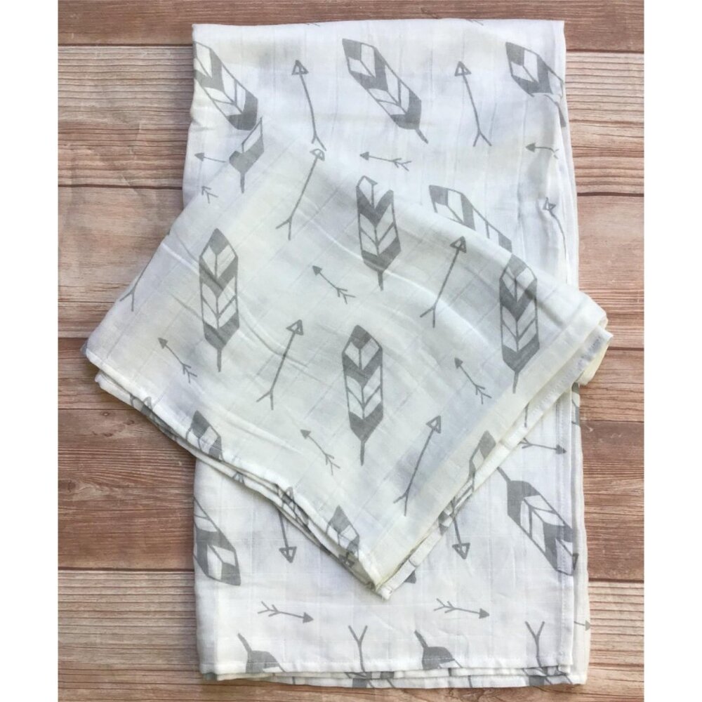 Nursing Baby Cover Car Seat Swaddle Blanket Breastfeeding White Gray Feather